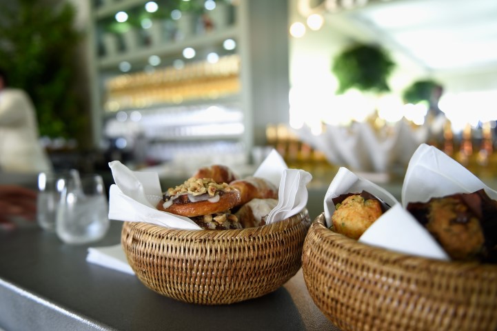 700065097 AJ 8776 88AD06AA5D58638A4A60DACE7F4562BA