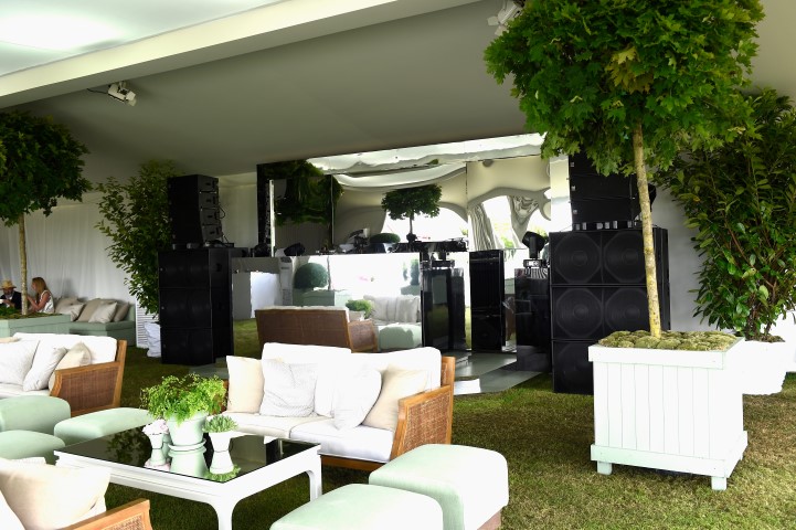 700065097 AJ 8817 558EB1133C60EB9D37AE176C3FF8253F